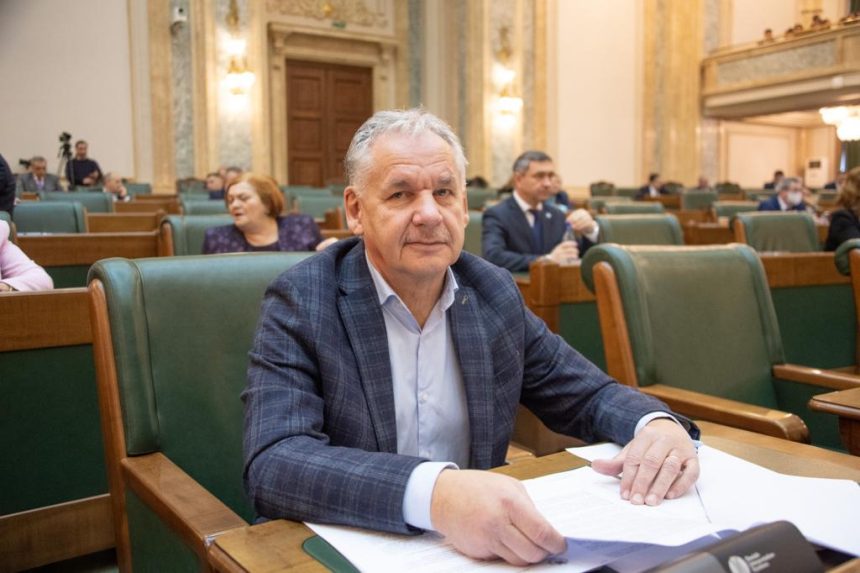 senatorul PNL Brașov - Mihail Veștea