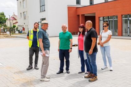 Cluj-Napoca - Primarul Emil Boc a prezentat lucrările de modernizare realizate la Școala Gimnazială „Nicolae Iorga” din cartierul Iris