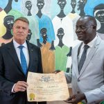 Președintele Klaus Iohannis a vizitat Casa de Sclavi de pe insula Gorée din Senegal
