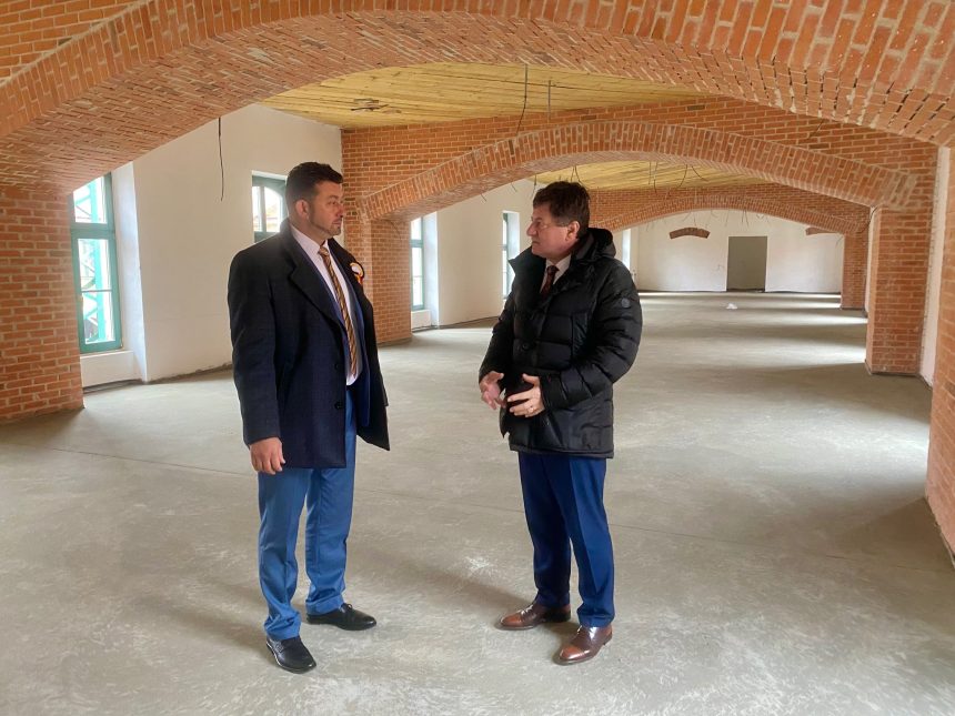 Președintele CJ Arad Iustin Cionca a vizitat șantierul de la Cetatea Ineului. Lucrările de restaurare fiind finalizate în proporție de 80%