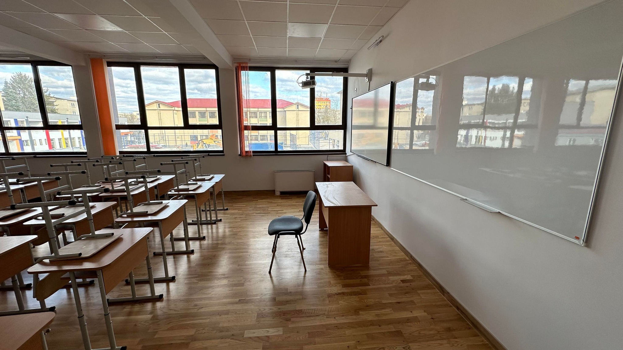 Primarul Florin Oancea Școala Generală ”Andrei Șaguna” din Deva este reabilitată și modernizată pe fonduri europene