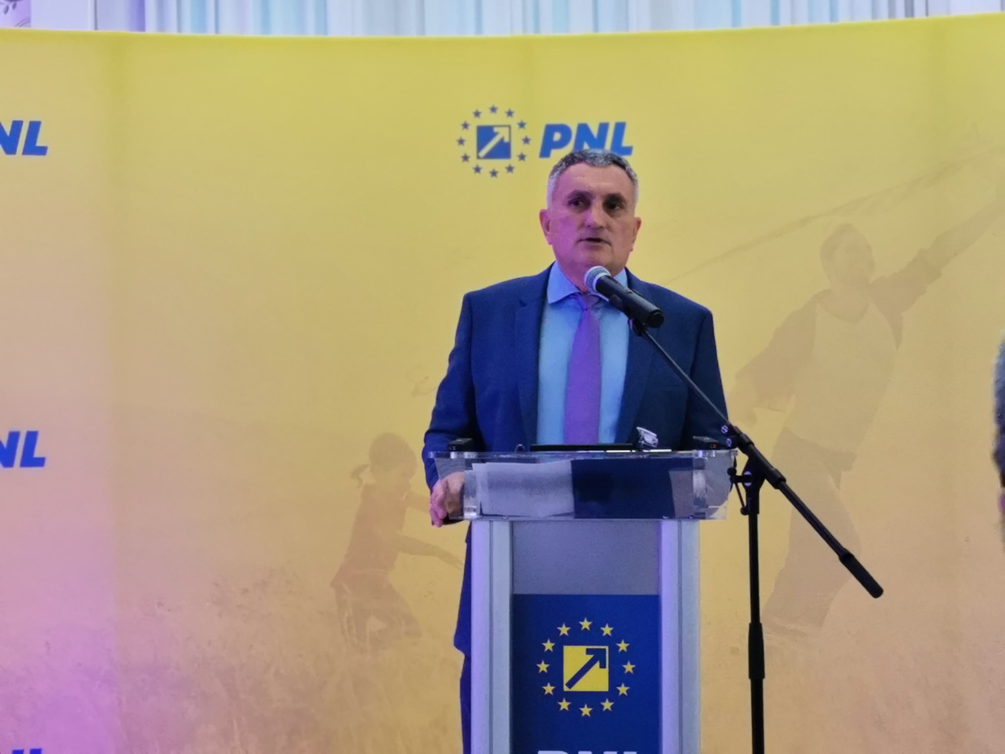 Deputatul Cristian Buican a fost confirmat candidatul la funcția de președinte al Consiliului Județean Vâlcea, Aurel Simion