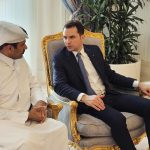 Ministrul Sebastian Burduja întrevederi cu prim ministrul qatarez, ministrul energiei și cu Prim Ministrului României la Abu Dhabi